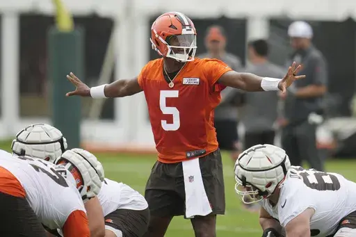 Cleveland Browns quarterback Jameis Winston (5) during an NFL football training camp practice in White Sulphur Springs, West Virginia, Thursday, July 25, 2024. (AP Photo/Sue Ogrocki)